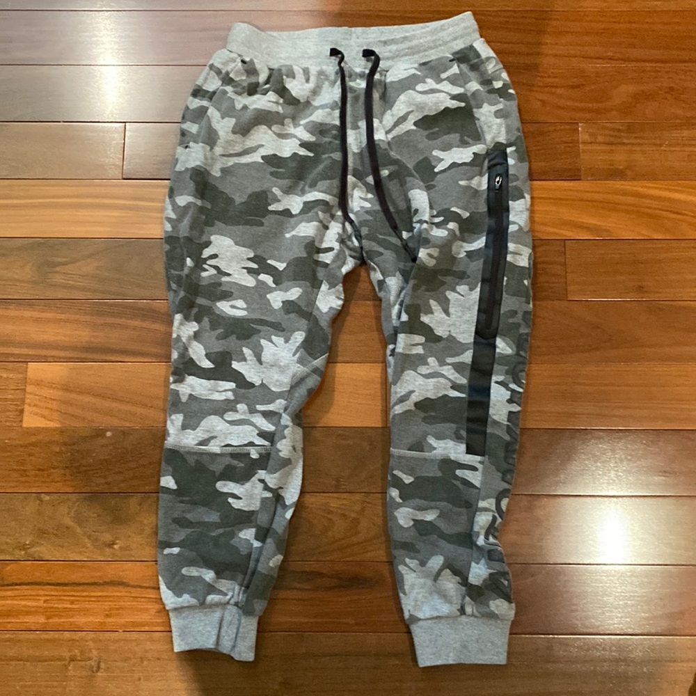 antony morato camo sweats